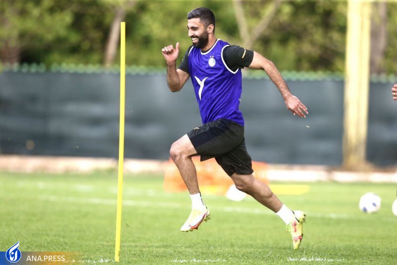 ابعاد عجیب از وضعیت کاوه رضایی و یک ادعای پر ابهام؛ او چگونه هم بازیکن استقلال است هم تراکتور؟! ابعاد عجیب از وضعیت کاوه رضایی و یک ادعای پر ابهام؛ او چگونه هم بازیکن استقلال است هم تراکتور؟!