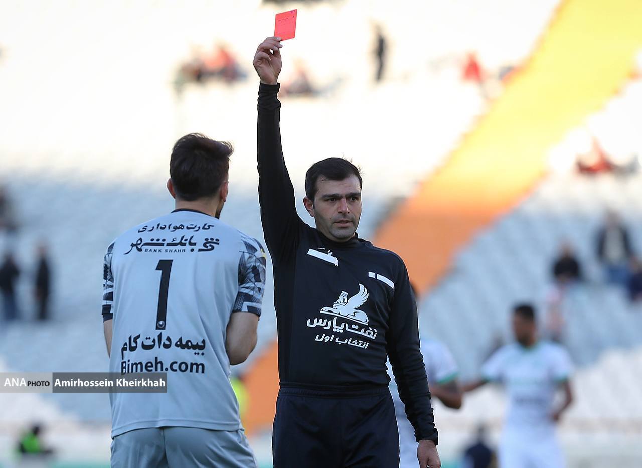 بهت بیرانوند از کارت قرمز داور+تصاویر بهت بیرانوند از کارت قرمز داور+تصاویر