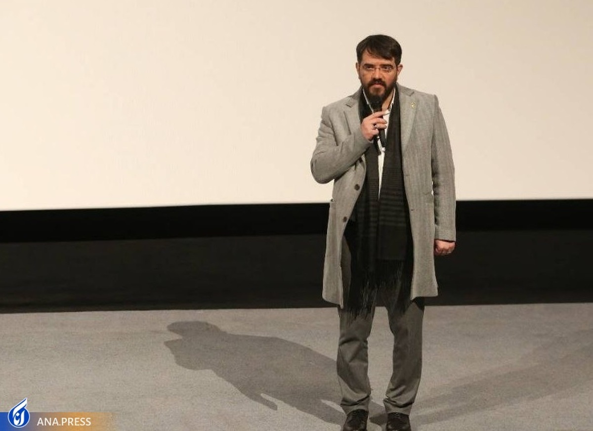 از لمس دست بازیگر زن که جنجالی نشد تا کلاهی که آقای کارگردان از سر بر نداشت از لمس دست بازیگر زن که جنجالی نشد تا کلاهی که آقای کارگردان از سر بر نداشت