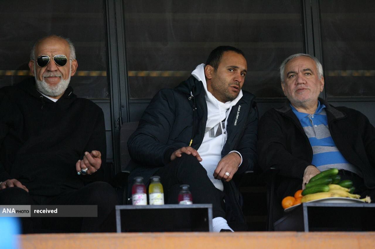 شکست استقلال در دربی جوانان مقابل چشمان فتح الله زاده شکست استقلال در دربی جوانان مقابل چشمان فتح الله زاده