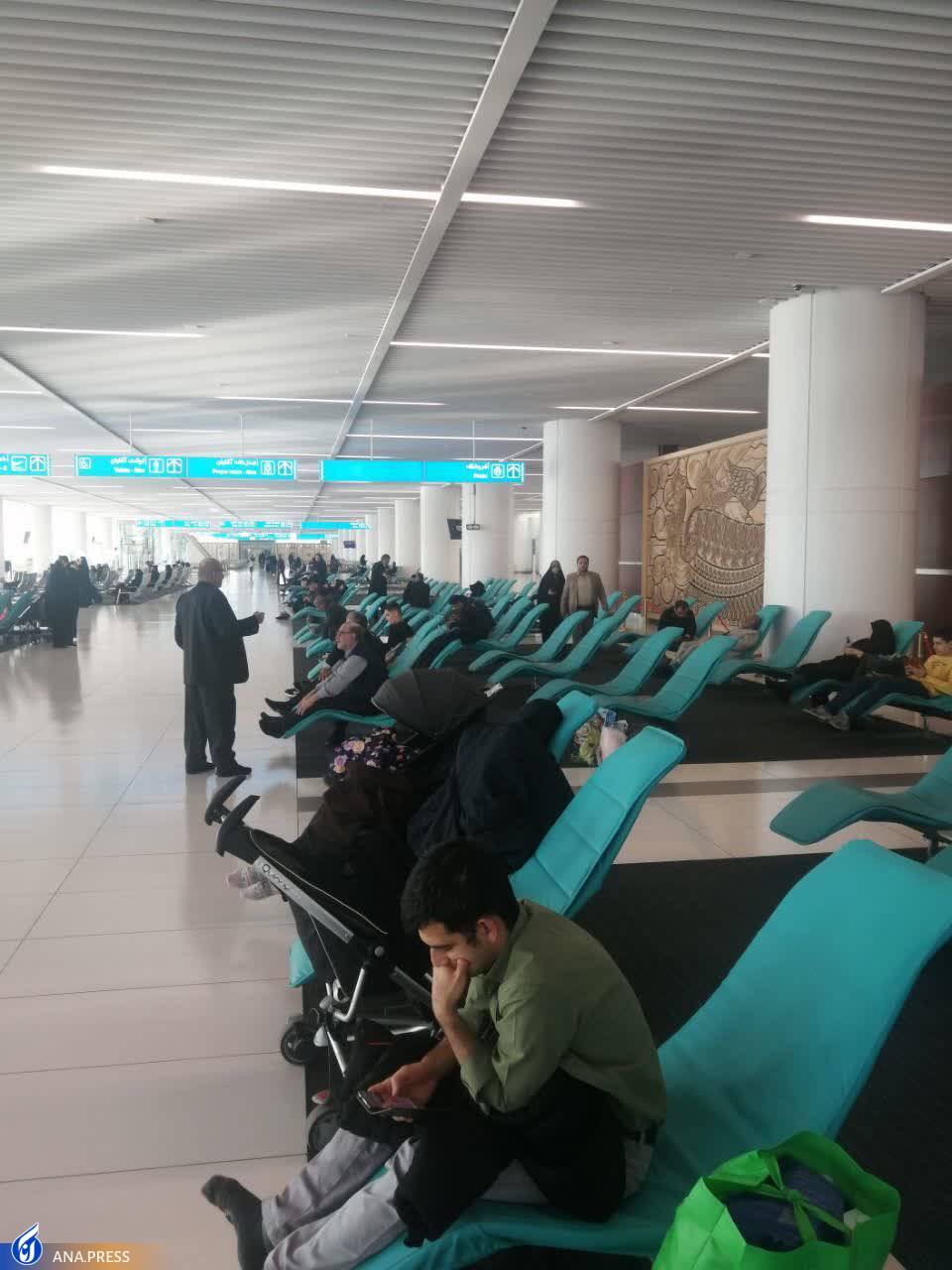 سرگردانی ۱۲ ساعته مسافران تهران- نجف در فرودگاه + عکس