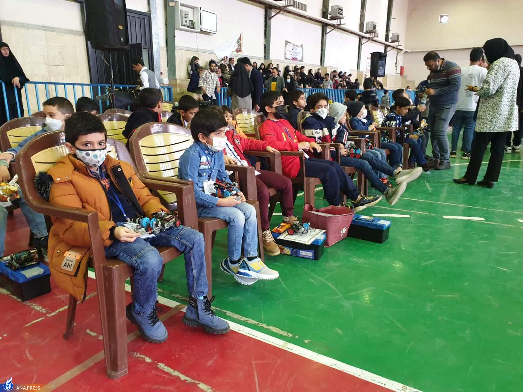 پایان چهارمین دوره مسابقات رباتیک دانشآموزی آریانا پایان چهارمین دوره مسابقات رباتیک دانشآموزی آریانا