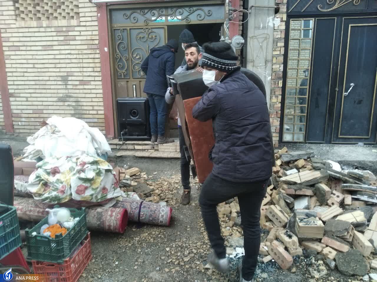 کاروان همدلی دانشگاهیان دانشگاه آزاد راهی مناطق زلزلهزده شد کاروان همدلی دانشگاهیان دانشگاه آزاد راهی مناطق زلزلهزده شد