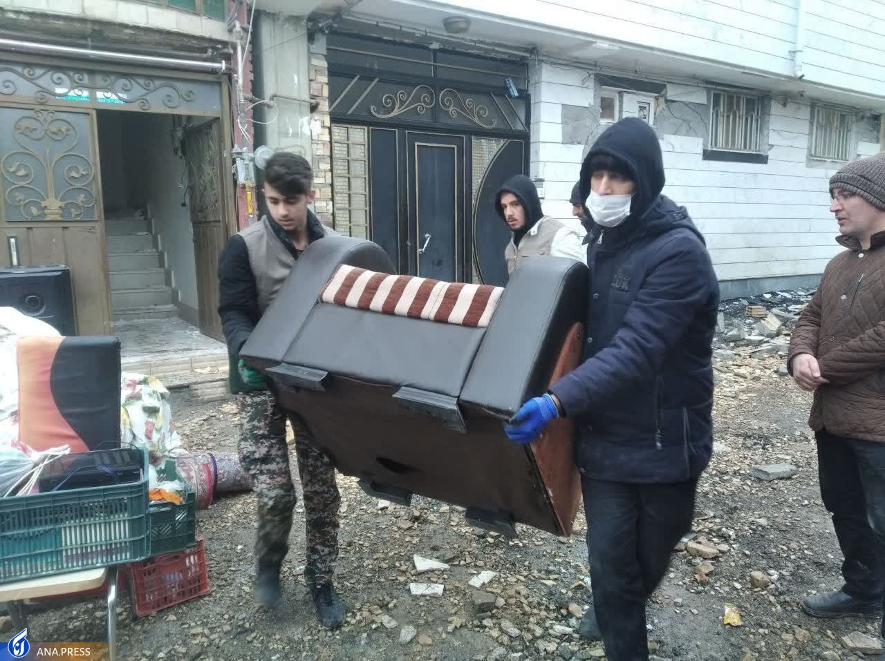 کاروان همدلی دانشگاهیان دانشگاه آزاد راهی مناطق زلزله‌زده شد