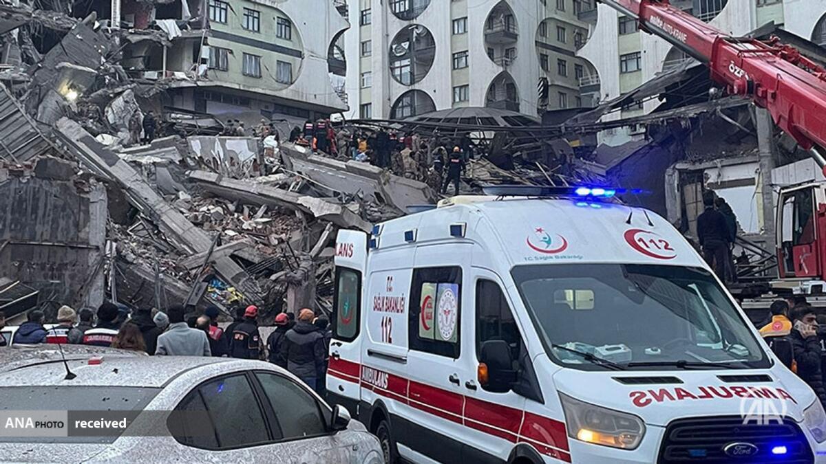 تلفات زلزله در ترکیه به ۲۸۴ کشته و ۲ هزار و ۳۲۳ مجروح رسید
