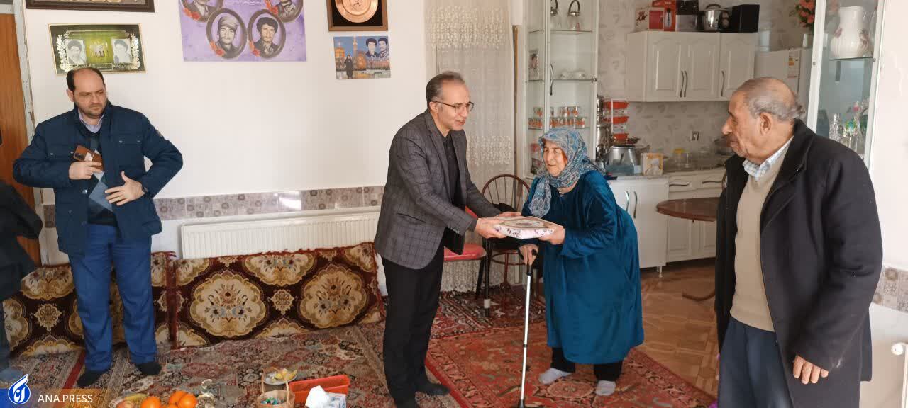 همگامی دانشگاهیان دانشگاه آزاد با جشن‌های پیروزی انقلاب