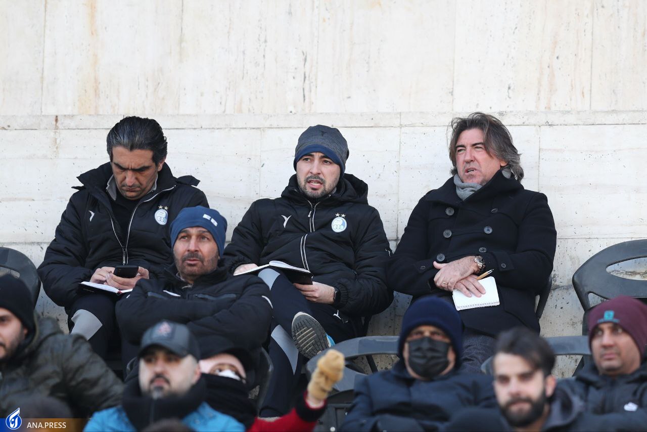 مصدومیت دروازه بان استقلال و اعتراض دو تیم به داوری حاج ملک+ فیلم مصدومیت دروازه بان استقلال و اعتراض دو تیم به داوری حاج ملک+ فیلم