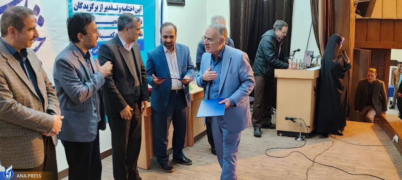 برگزیدگان دومین جشنواره بینالمللی شعر مولود کعبه تجلیل شدند برگزیدگان دومین جشنواره بینالمللی شعر مولود کعبه تجلیل شدند