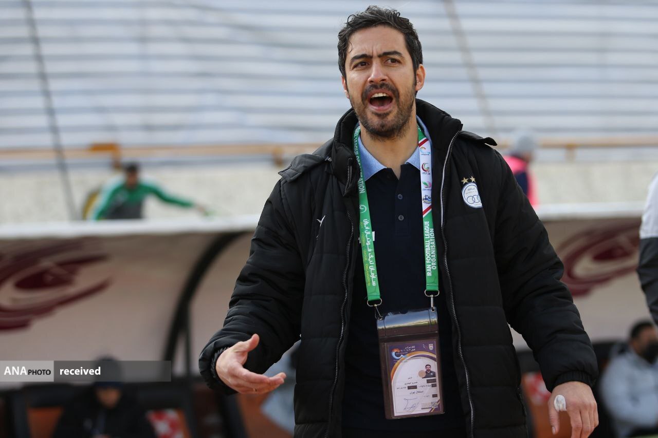 ماجرای عجیب چاقو خوردن مربی استقلال+تصاویر ماجرای عجیب چاقو خوردن مربی استقلال+تصاویر