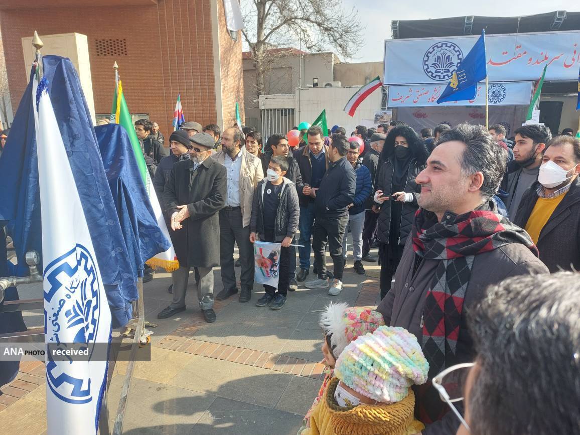 ایرانی‌ها در ۲۲ بهمن سنگ تمام گذاشتند؛ همه آمدند و جای «حاج قاسم» خالی بود