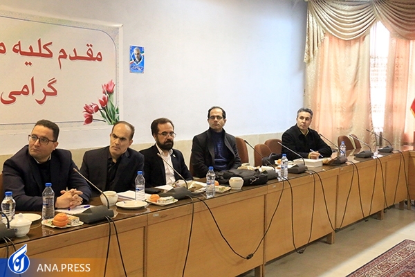 مسنترین دانشجوی دانشگاه آزاد اسلامی از رساله دکتری خود دفاع کرد مسنترین دانشجوی دانشگاه آزاد اسلامی از رساله دکتری خود دفاع کرد