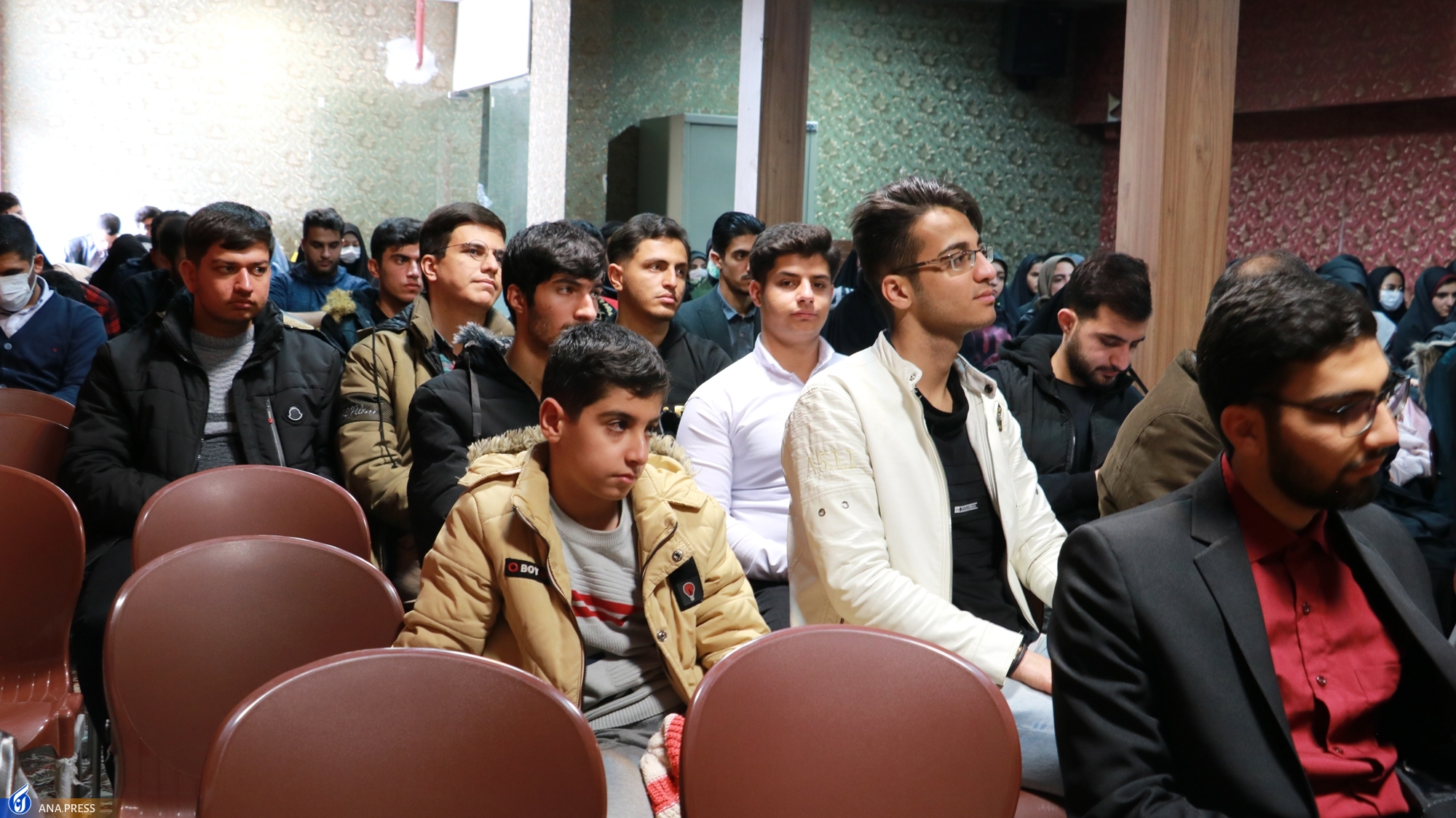 پایان نخستین دوره توانمندسازی نسیم تبیین با تجلیل از ۱۷ دانشجو