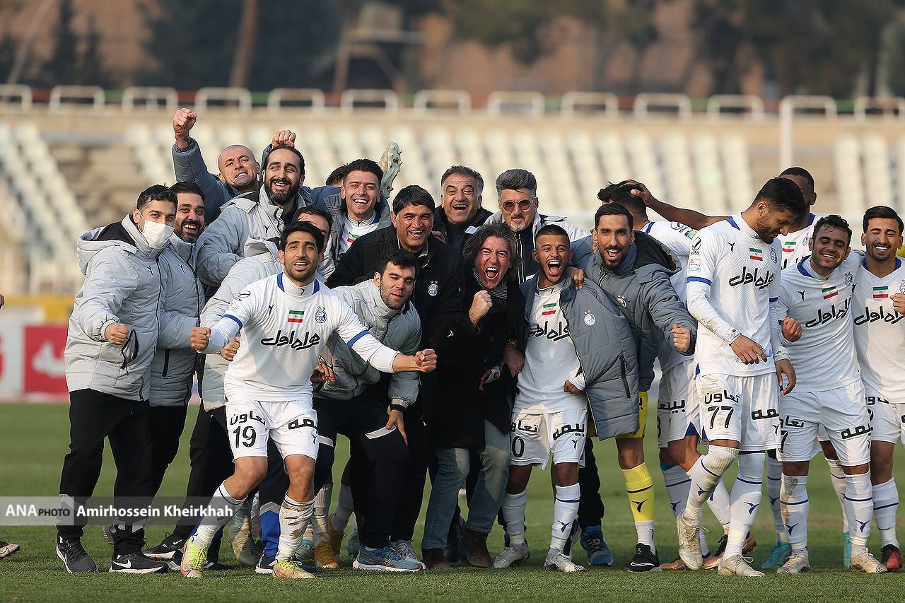 تصاویری جالب از شادی زائدالوصف ساپینتو و شاگردانش تصاویری جالب از شادی زائدالوصف ساپینتو و شاگردانش