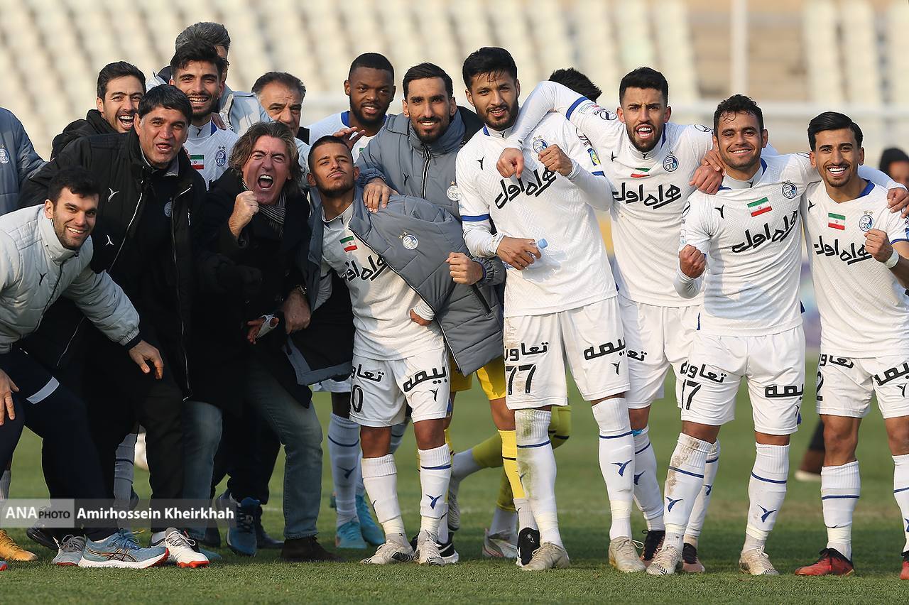 تصاویری جالب از شادی زائدالوصف ساپینتو و شاگردانش تصاویری جالب از شادی زائدالوصف ساپینتو و شاگردانش