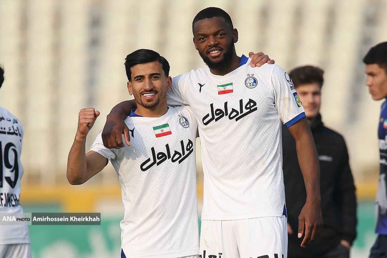 تصاویری جالب از شادی زائدالوصف ساپینتو و شاگردانش تصاویری جالب از شادی زائدالوصف ساپینتو و شاگردانش