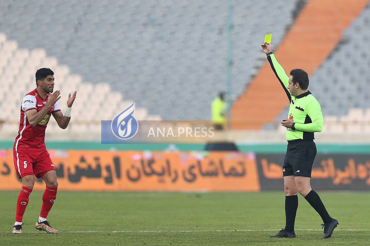 گاف عجیب داور؛ کارت زرد به اشتباه نصیب اسماعیلیفر شد+تصاویر گاف عجیب داور؛ کارت زرد به اشتباه نصیب اسماعیلیفر شد+تصاویر