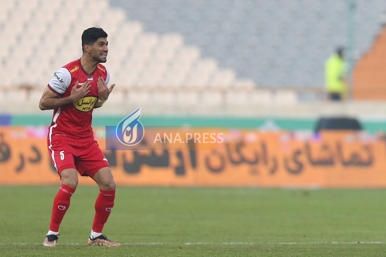 گاف عجیب داور؛ کارت زرد به اشتباه نصیب اسماعیلیفر شد+تصاویر گاف عجیب داور؛ کارت زرد به اشتباه نصیب اسماعیلیفر شد+تصاویر