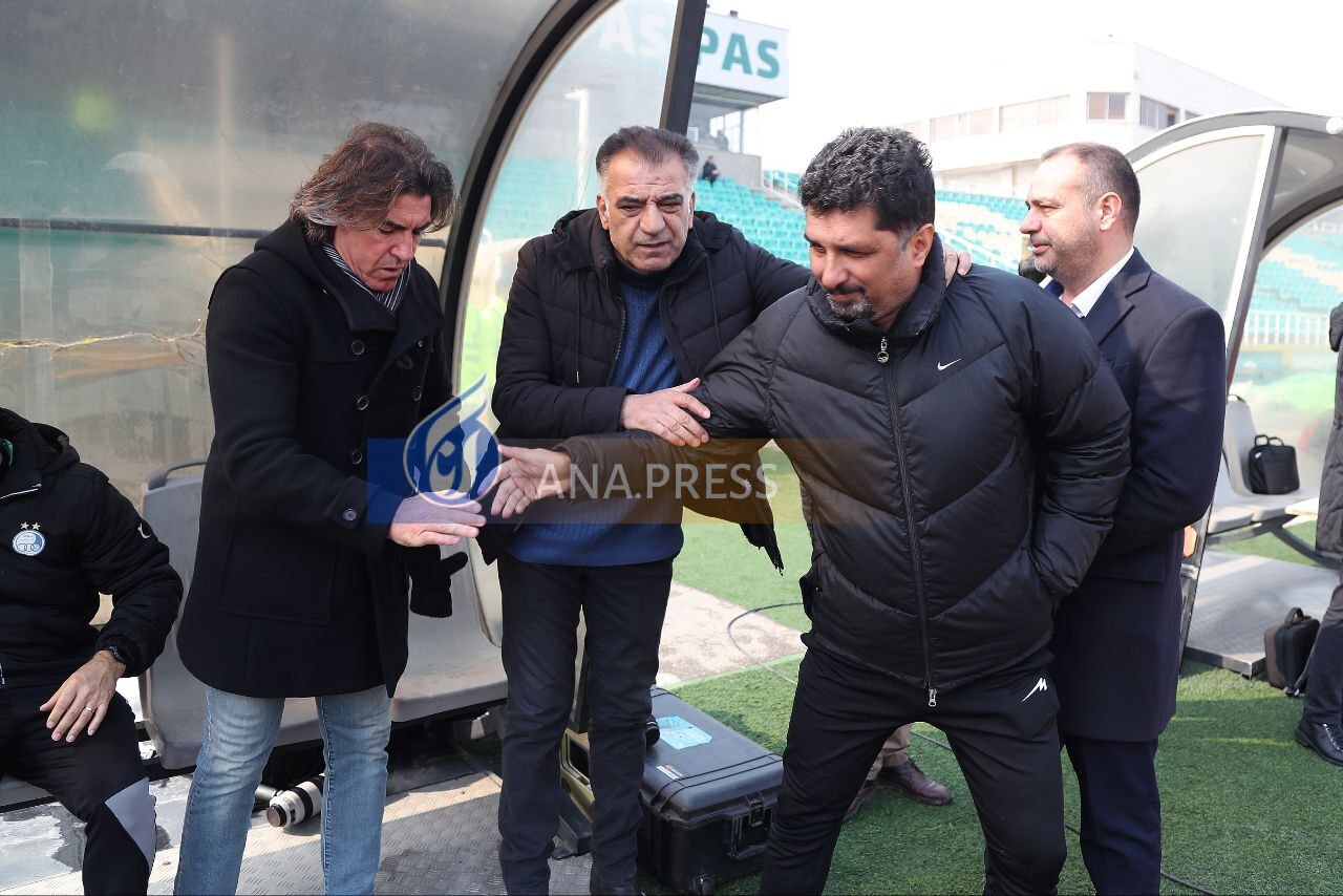 ساپینتو - حسینی برخورد سردی که قبل از بازی شروع شد+تصاویر