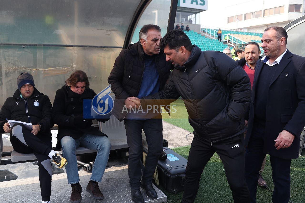 ساپینتو - حسینی برخورد سردی که قبل از بازی شروع شد+تصاویر ساپینتو - حسینی برخورد سردی که قبل از بازی شروع شد+تصاویر