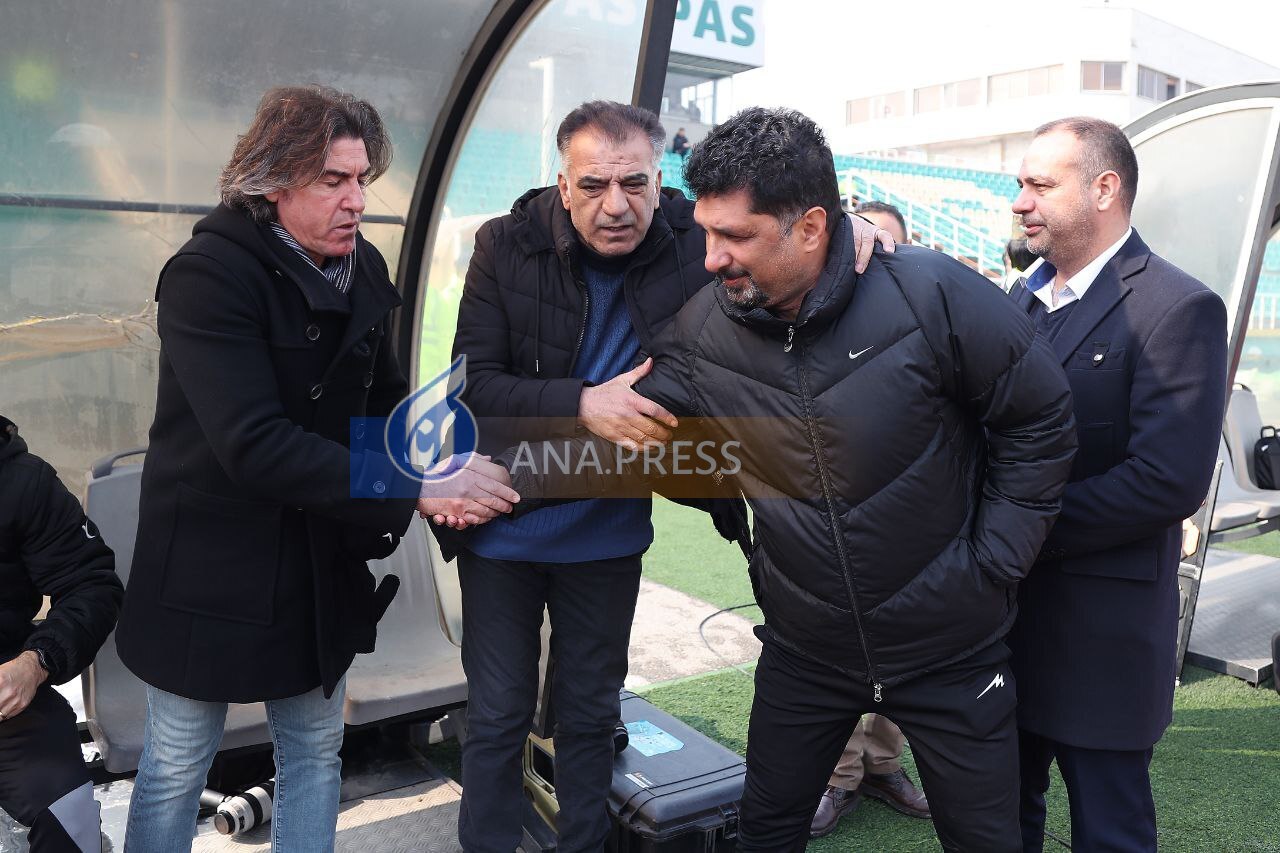 ساپینتو - حسینی برخورد سردی که قبل از بازی شروع شد+تصاویر