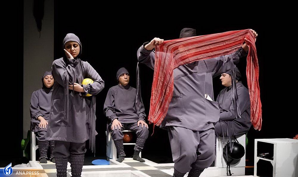 ۱۱ بازیگر روشندل، شعار «تئاتر برای همه» را محقق کردند ۱۱ بازیگر روشندل، شعار «تئاتر برای همه» را محقق کردند