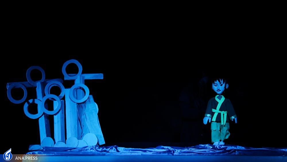 عروسک‌هایی که بمباران شیمیایی ژاپن را نمایش می‌دهند