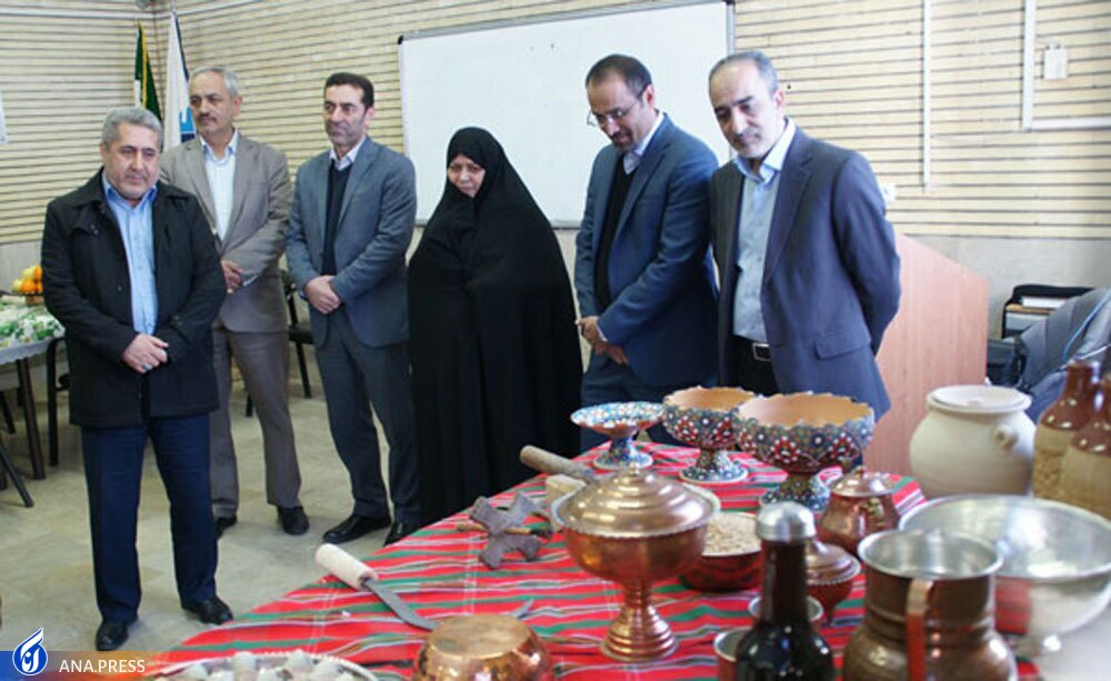 جشنواره «آیین سرزمین من» در دبستان پسرانه سمای رودهن گشایش یافت