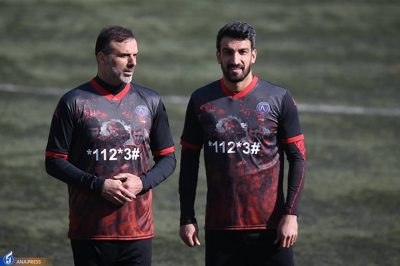 تصاویر جذاب از بازی خیرخواهانه در ورزشگاه غدیر با حضور دایی و جمعی از هنرمندان تصاویر جذاب از بازی خیرخواهانه در ورزشگاه غدیر با حضور دایی و جمعی از هنرمندان