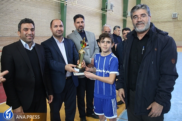 قهرمانی تیم فوتسال مدرسه ابتدایی نیمهشعبان در جشنواره بزرگ دانشآموزی جام فجر قهرمانی تیم فوتسال مدرسه ابتدایی نیمهشعبان در جشنواره بزرگ دانشآموزی جام فجر