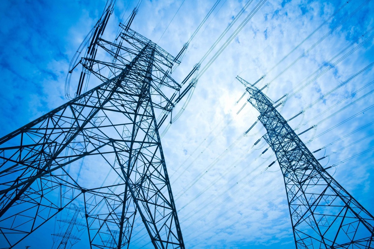 تعرفه برق غیر خانگی افزایش یابد  تخصیص یارانه سنگین به برق صنایع بی‌معناست