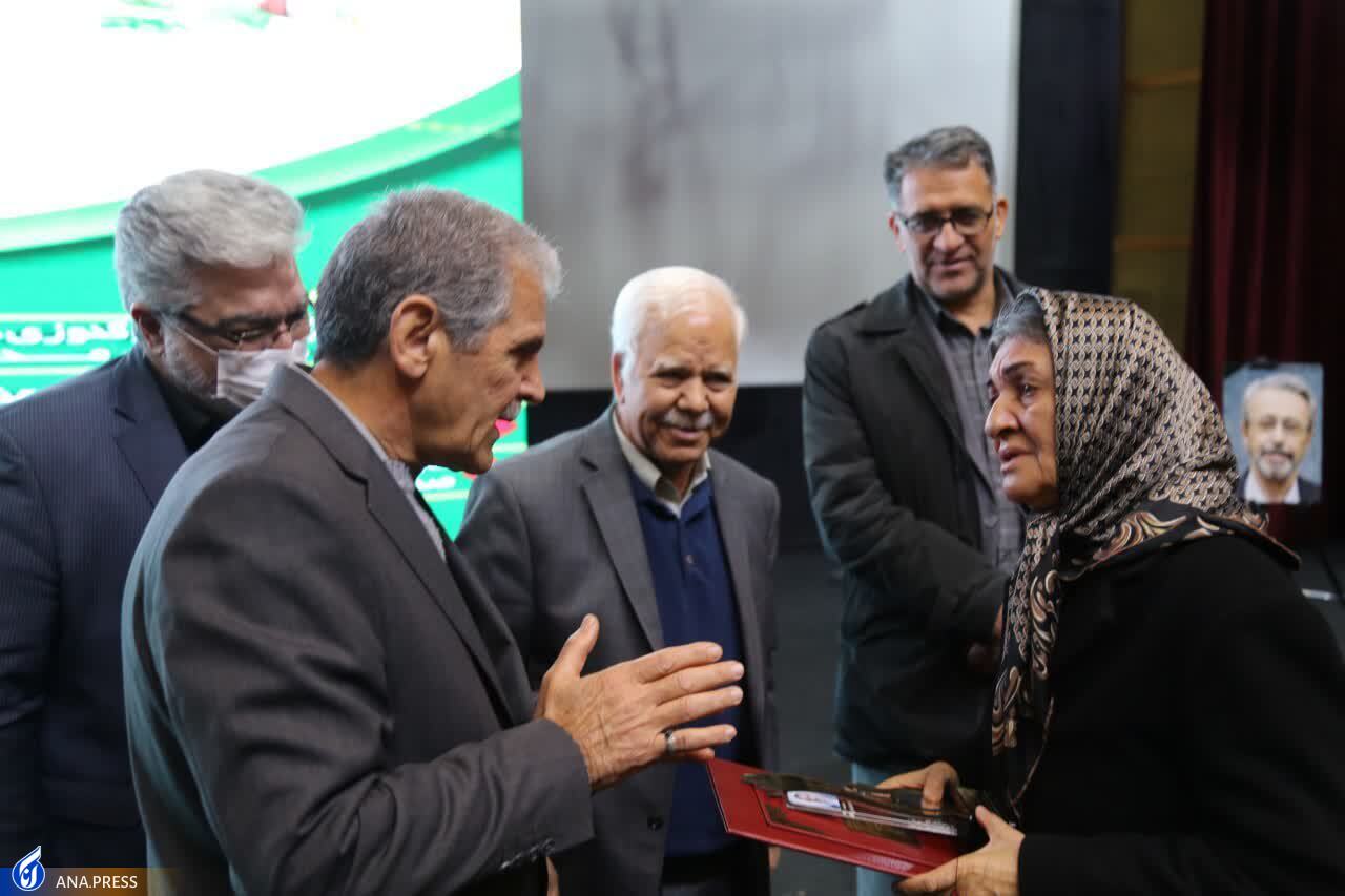 لزوم ایجاد شبکه قوی در حوزه گیاهان دارویی و اشتغالزایی دانشجویان