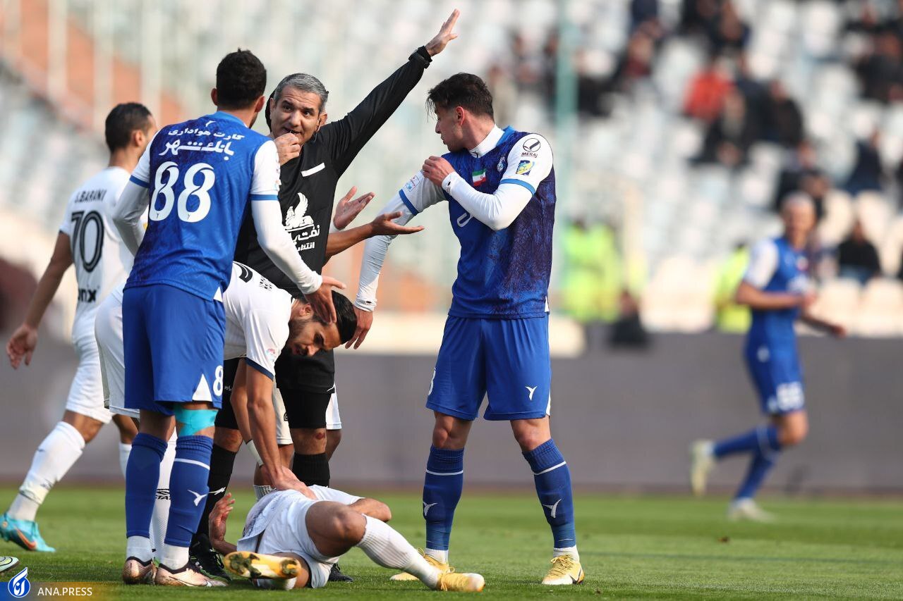 داور خطا روی بازیکن استقلال را به سود ملوان گرفت+تصاویر