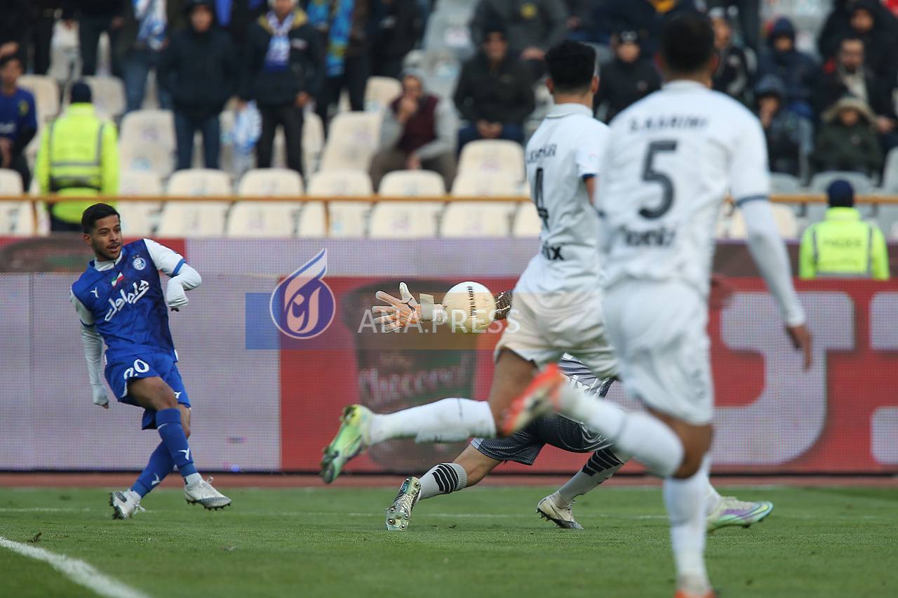 قائدی همه کار برای استقلال کرد جز گلزنی+تصاویر قائدی همه کار برای استقلال کرد جز گلزنی+تصاویر