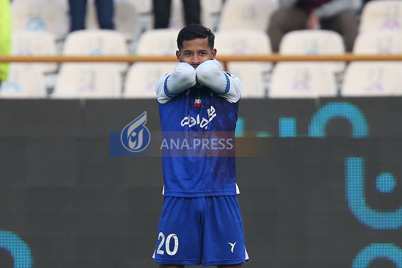 قائدی همه کار برای استقلال کرد جز گلزنی+تصاویر قائدی همه کار برای استقلال کرد جز گلزنی+تصاویر