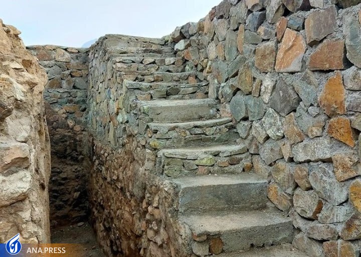 اظهار تاسف باستان شناسان از مرمت دژ رشکان با سیمان!