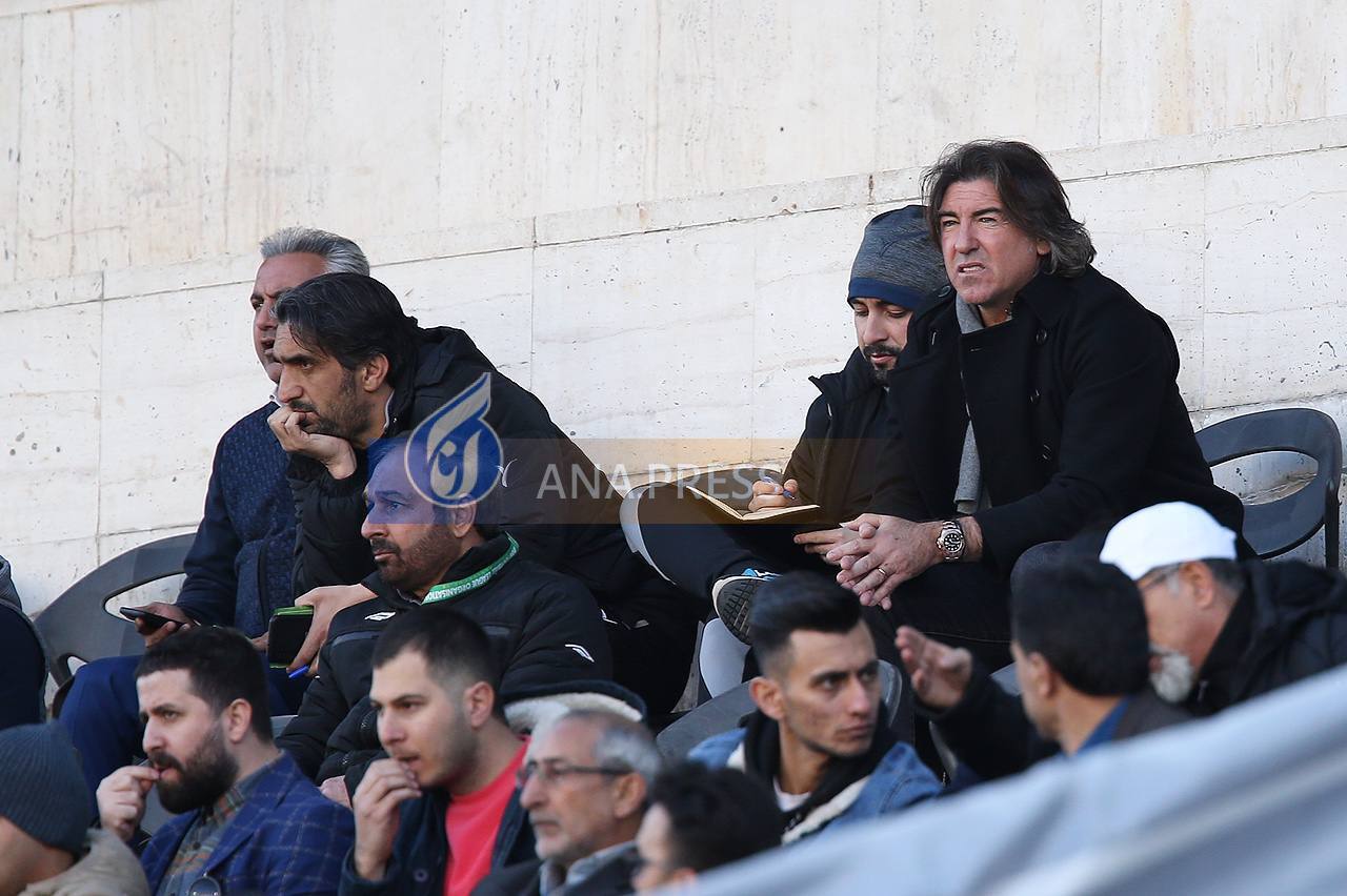 برخورد شدید زارع با داور پس از ۱۰ نفره شدن ملوان+تصاویر