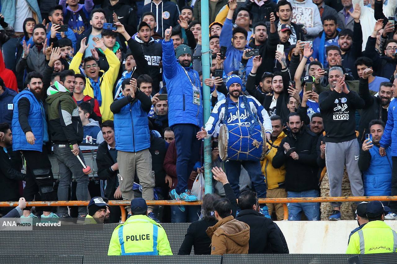 سهیم شدن تماشاگران با سرمربی پرتغالی