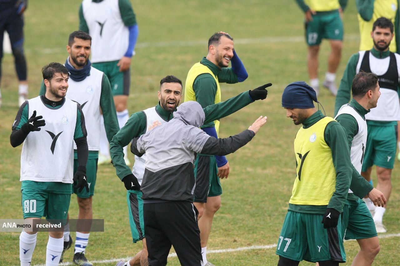 تمرین سنگین شاگردان ساپینتو زیر بارش شدید باران/ یامگا به گلگهر رسید+تصاویر تمرین سنگین شاگردان ساپینتو زیر بارش شدید باران/ یامگا به گلگهر رسید+تصاویر