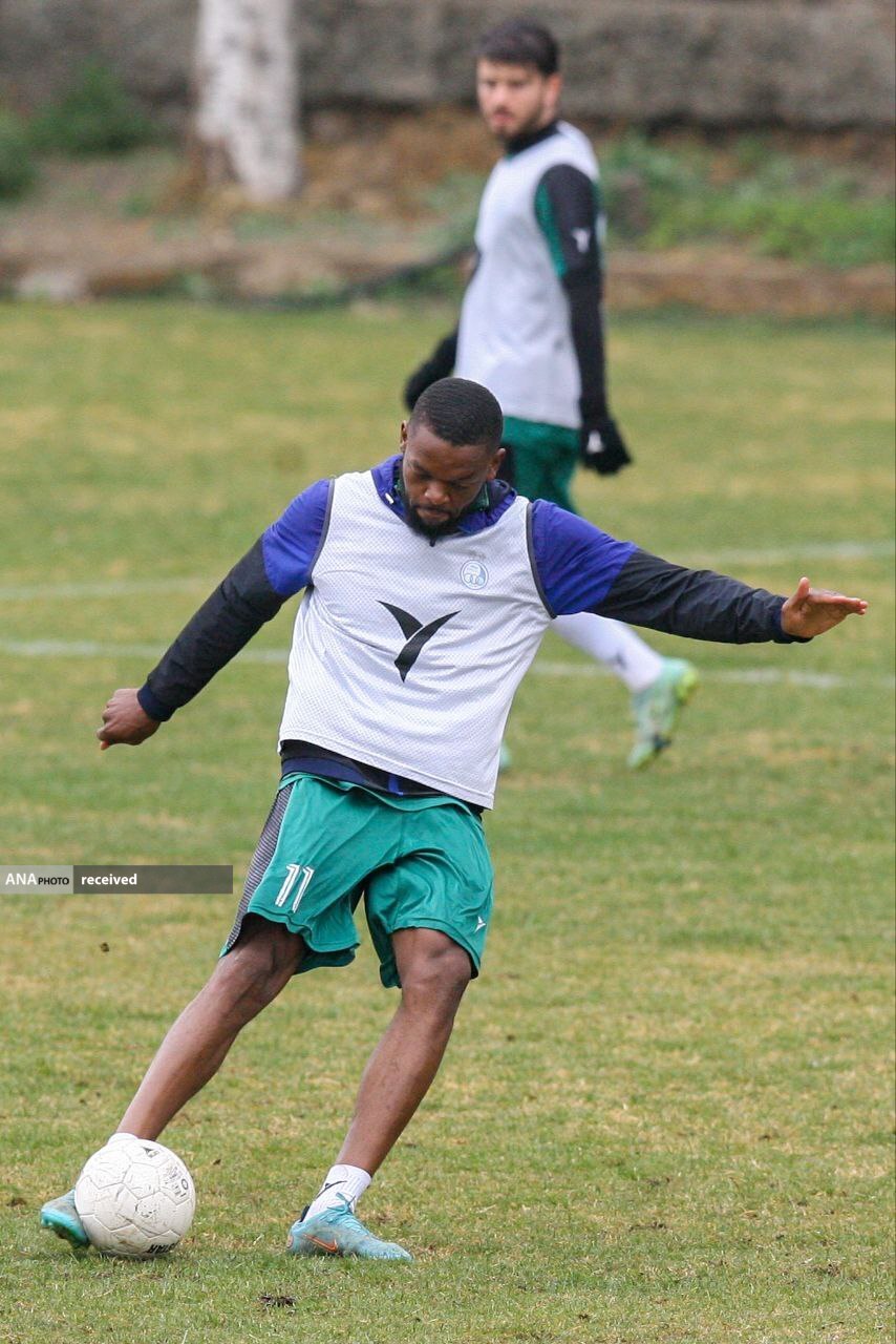 تمرین سنگین شاگردان ساپینتو زیر بارش شدید باران/ یامگا به گلگهر رسید+تصاویر تمرین سنگین شاگردان ساپینتو زیر بارش شدید باران/ یامگا به گلگهر رسید+تصاویر