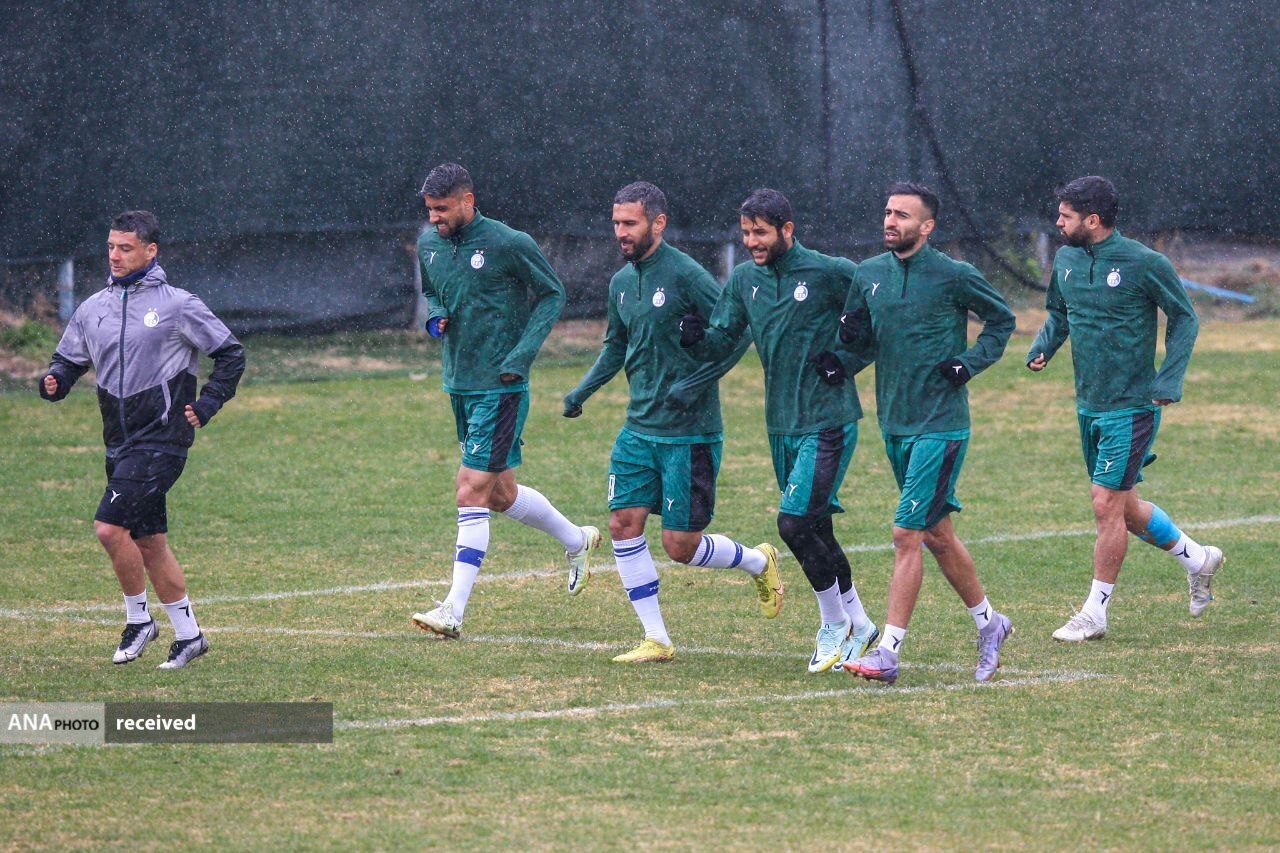 تمرین سنگین شاگردان ساپینتو زیر بارش شدید باران/ یامگا به گلگهر رسید+تصاویر تمرین سنگین شاگردان ساپینتو زیر بارش شدید باران/ یامگا به گلگهر رسید+تصاویر