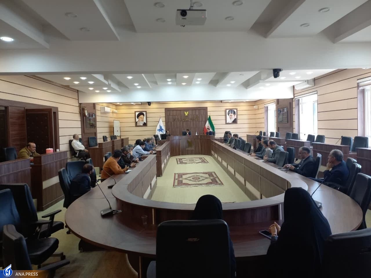 دانشگاهها در تدوین سند توسعه و تحول نقش بسزایی دارند دانشگاهها در تدوین سند توسعه و تحول نقش بسزایی دارند