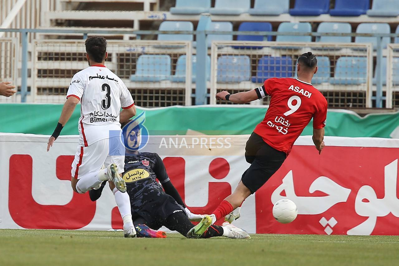 وقتی پای بیرانوند زیر استوک مهاجم تراکتور له شد+تصاویر