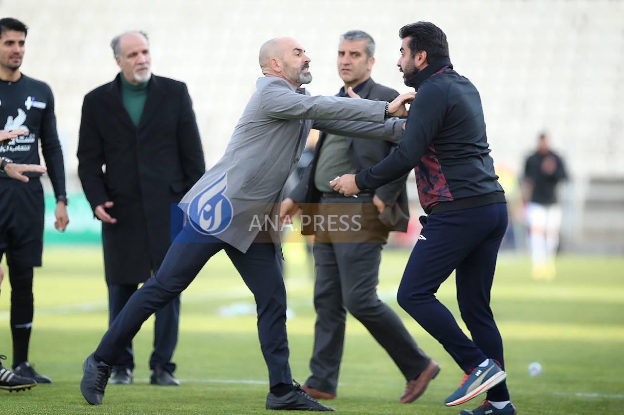 فریم به فریم برخورد سرمربی تراکتور با دستیارش+تصاویر