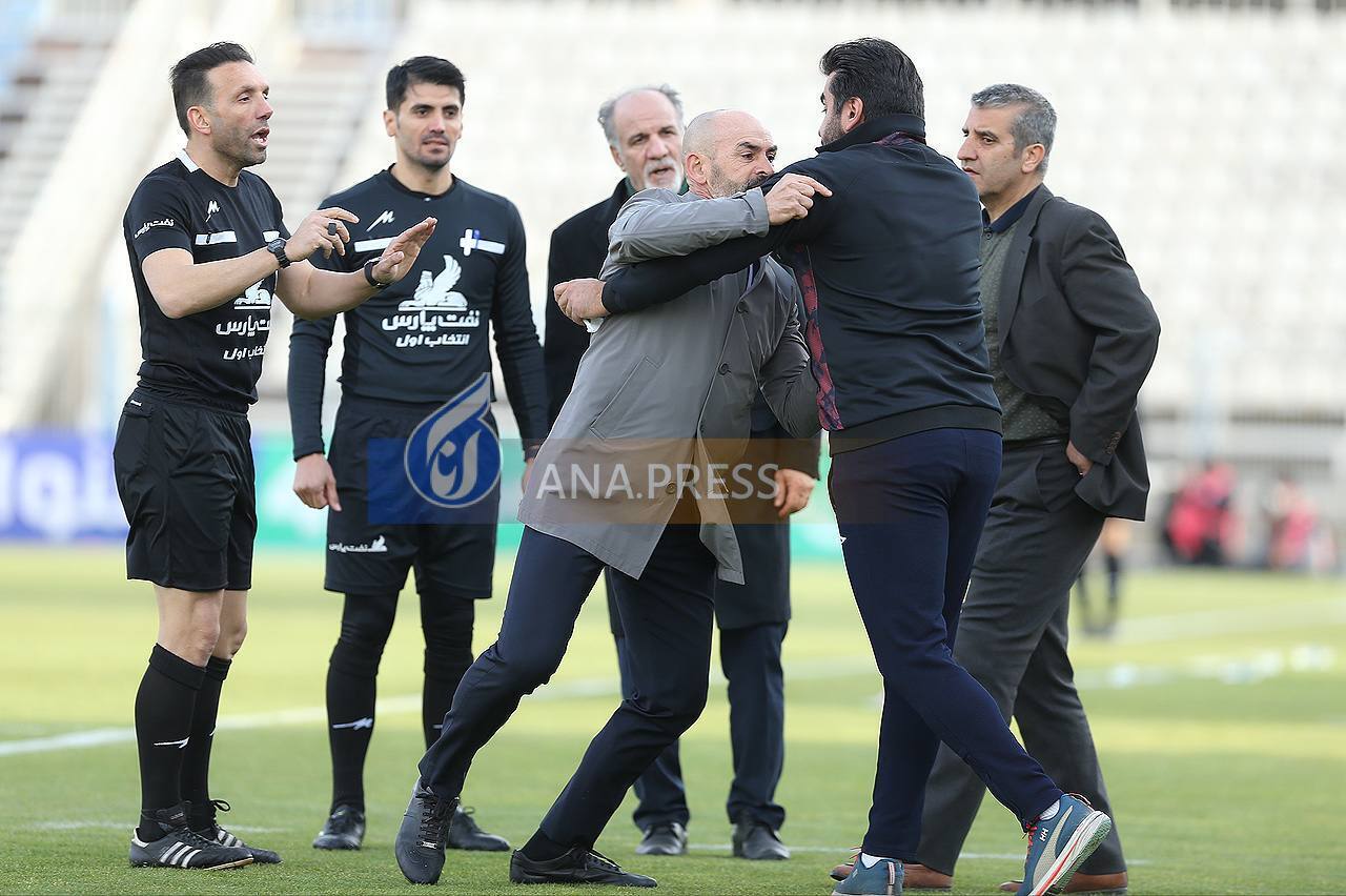 فریم به فریم برخورد سرمربی تراکتور با دستیارش+تصاویر