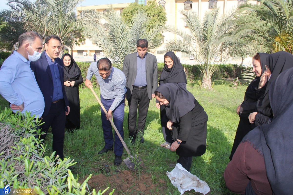 روز درختکاری در واحدهای دانشگاه آزاد اسلامی