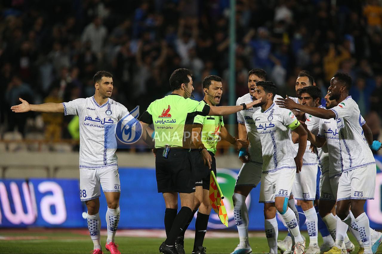 لحظه به لحظه با اعتراض استقلال