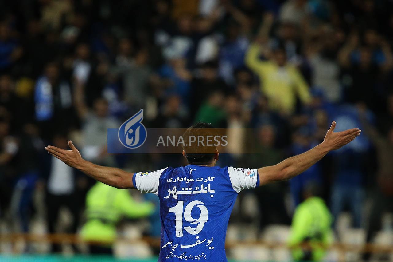 میرزایی چگونه کلید بازگشت استقلال را از شکست به پیروزی زد؟+تصاویر میرزایی چگونه کلید بازگشت استقلال را از شکست به پیروزی زد؟+تصاویر