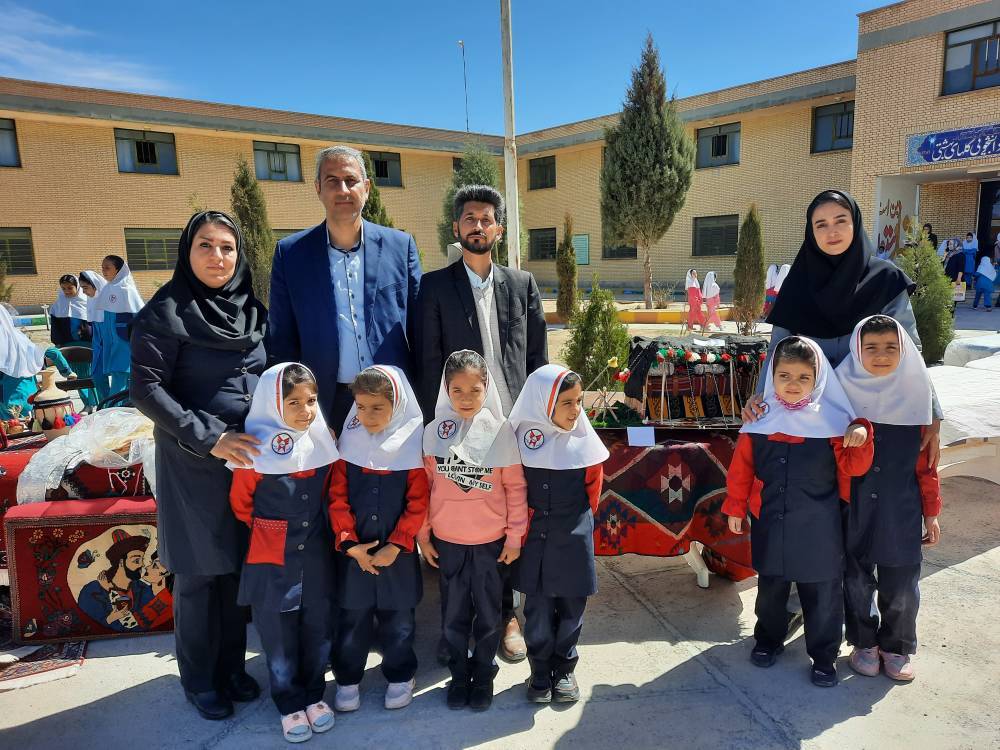 جشنواره «آیین سرزمین من» در سمای شهرستان آباده گشایش یافت جشنواره «آیین سرزمین من» در سمای شهرستان آباده گشایش یافت