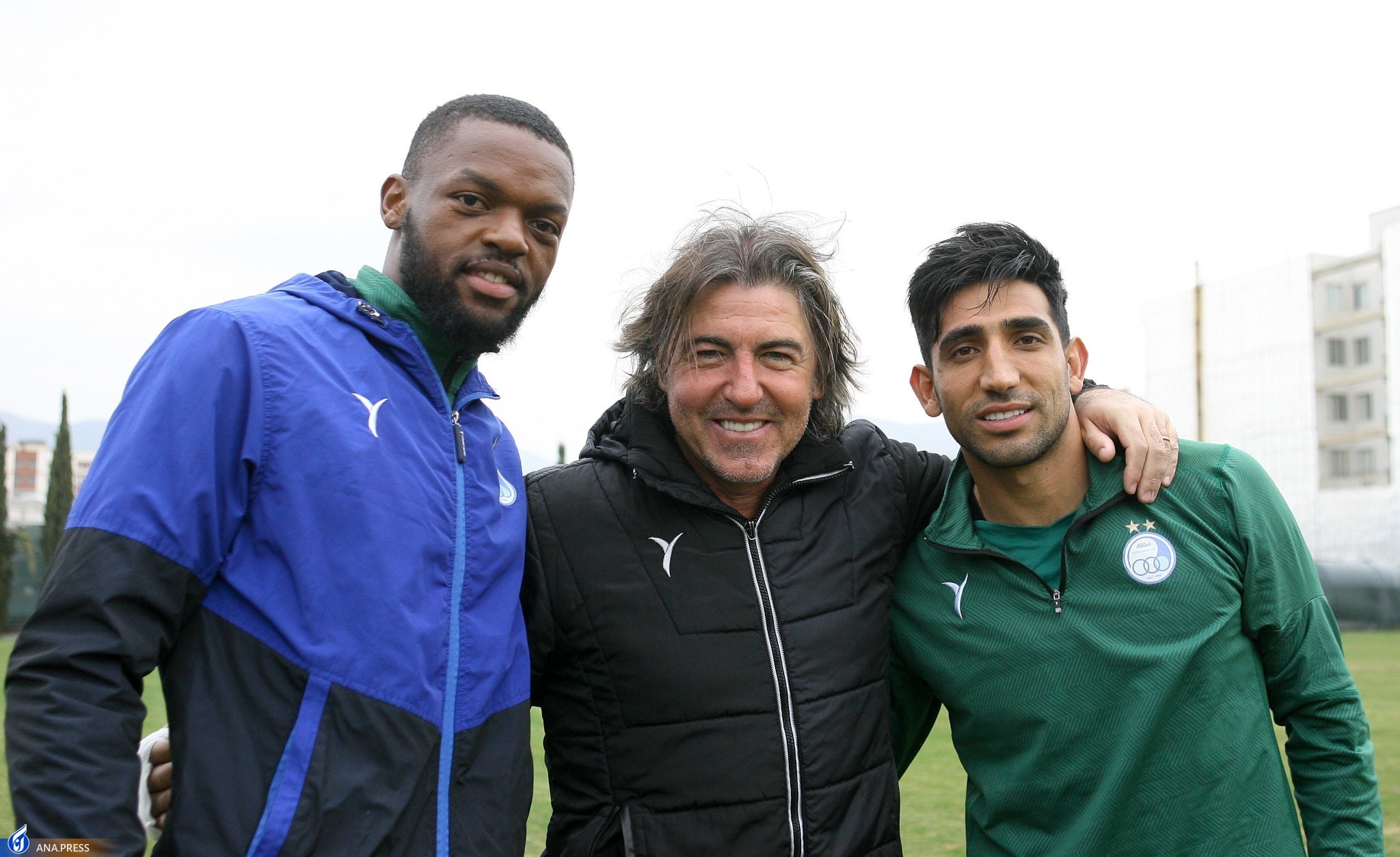 استقبال ساپینتو از گلزنان استقلال/ تبریک ولادت حضرت مهدی(ع) به سبک ابی پوشان+تصاویر استقبال ساپینتو از گلزنان استقلال/ تبریک ولادت حضرت مهدی(ع) به سبک ابی پوشان+تصاویر