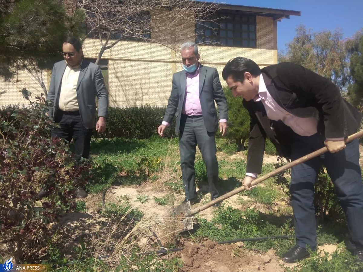 قطار جویندگان علم در ریل دوستی با طبیعت قطار جویندگان علم در ریل دوستی با طبیعت